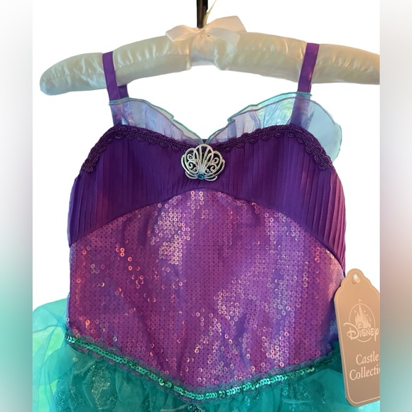 Ariel - The Little Mermaid - Disney Castle Collection Mermaid Gown - Picture 4 of 6